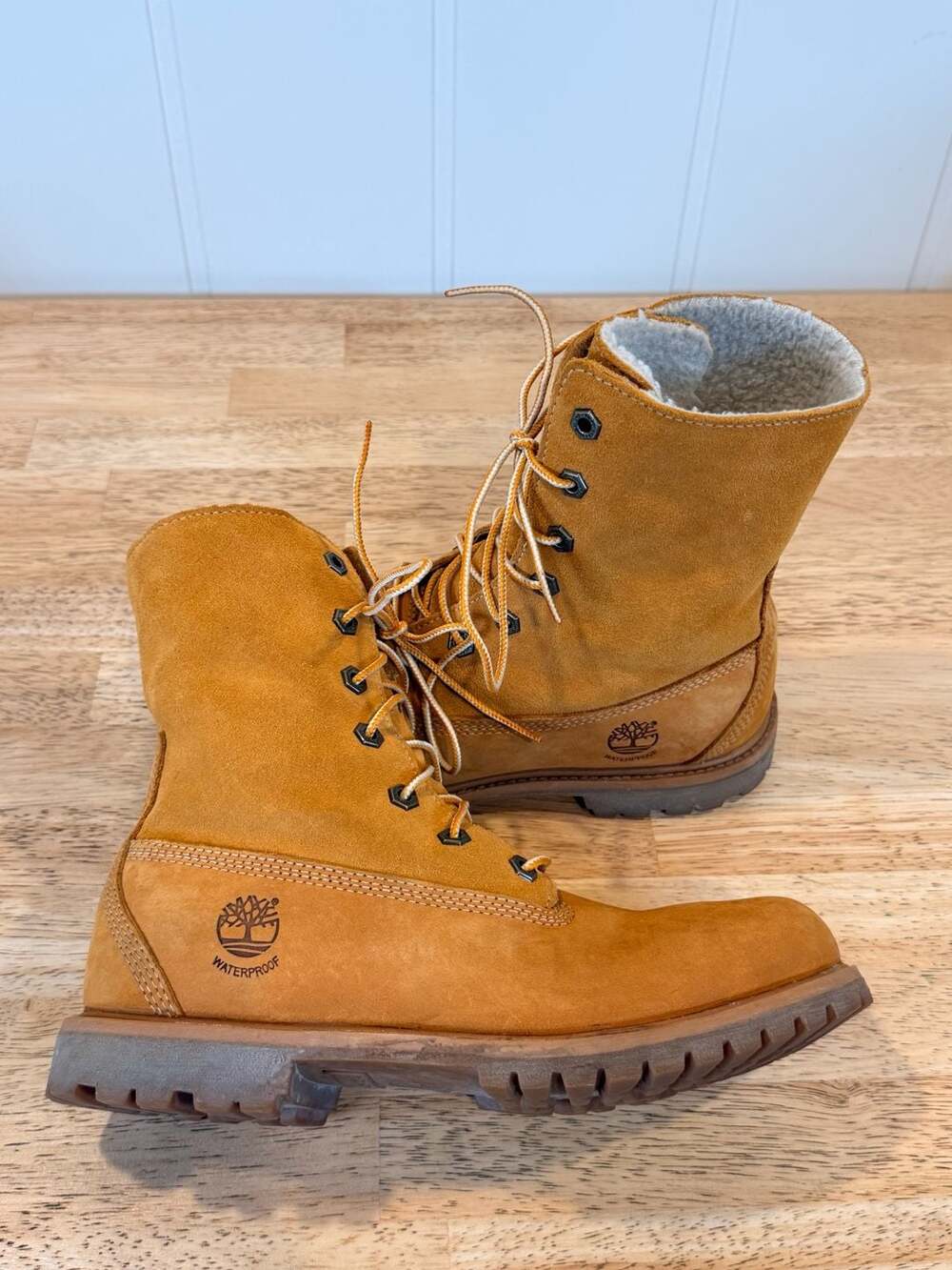 Timberland Teddy Fleece Fold-Down Boot in Wheat Nubuck Size 7.5